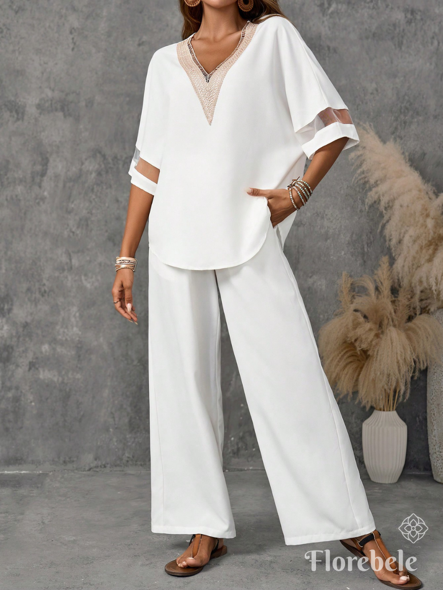 CONJUNTO CON ESCOTE EN V Y TRANSPARENCIA