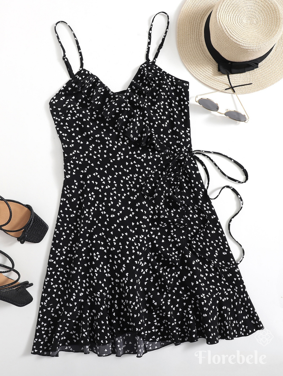 VESTIDO CON VOLANTE Y ESTAMPADO DE CORAZONES