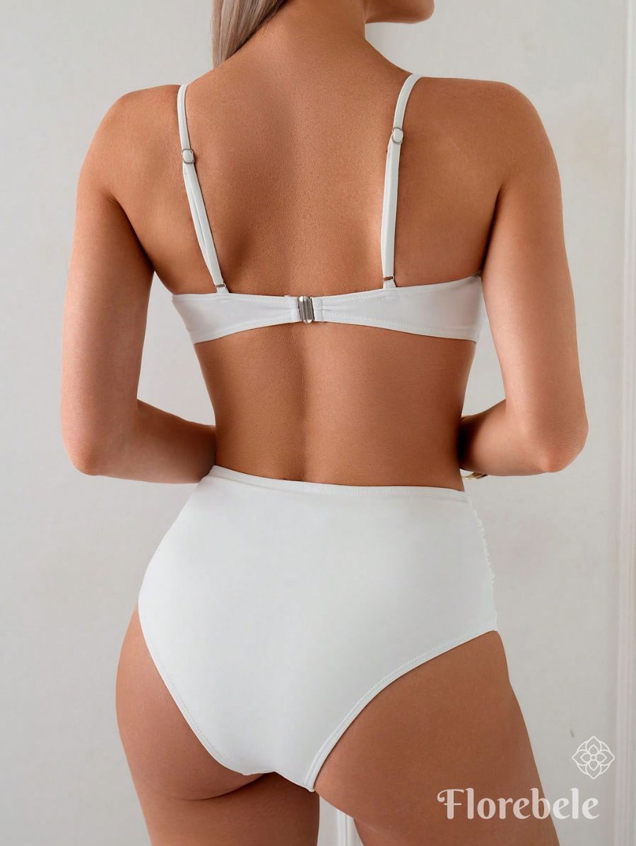 BIKINI DE CINTURA ALTA CON DETALLES DORADOS Bikini 48 Florebele