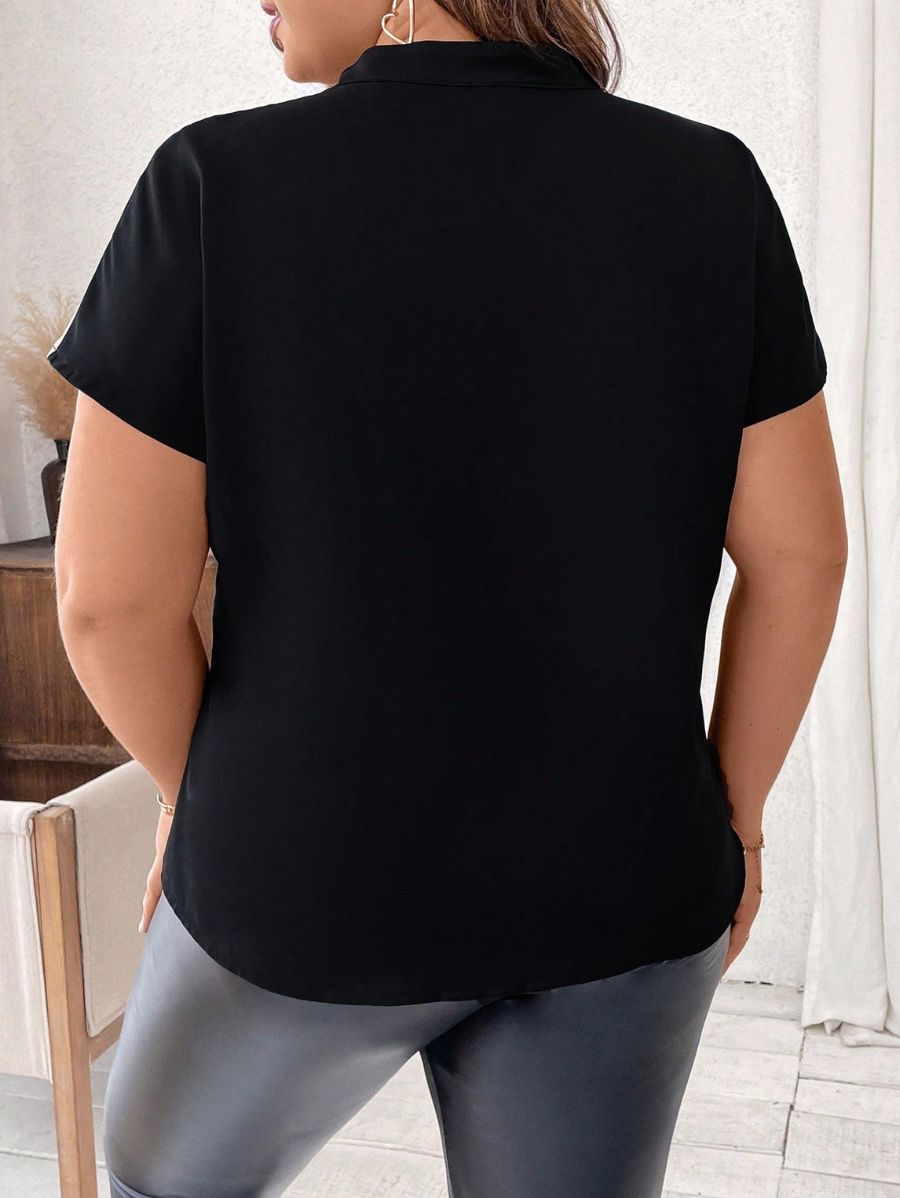 BLUSA MANGA CORTA CON ESTAMPADO GEOMÉTRICO Blusa Plus Size 05 Florebele