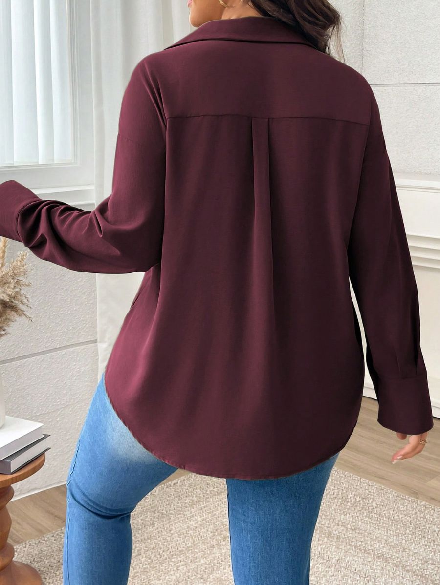 CAMISA CON ESCOTE EN V LISA Camisa Plus Size 10 Florebele