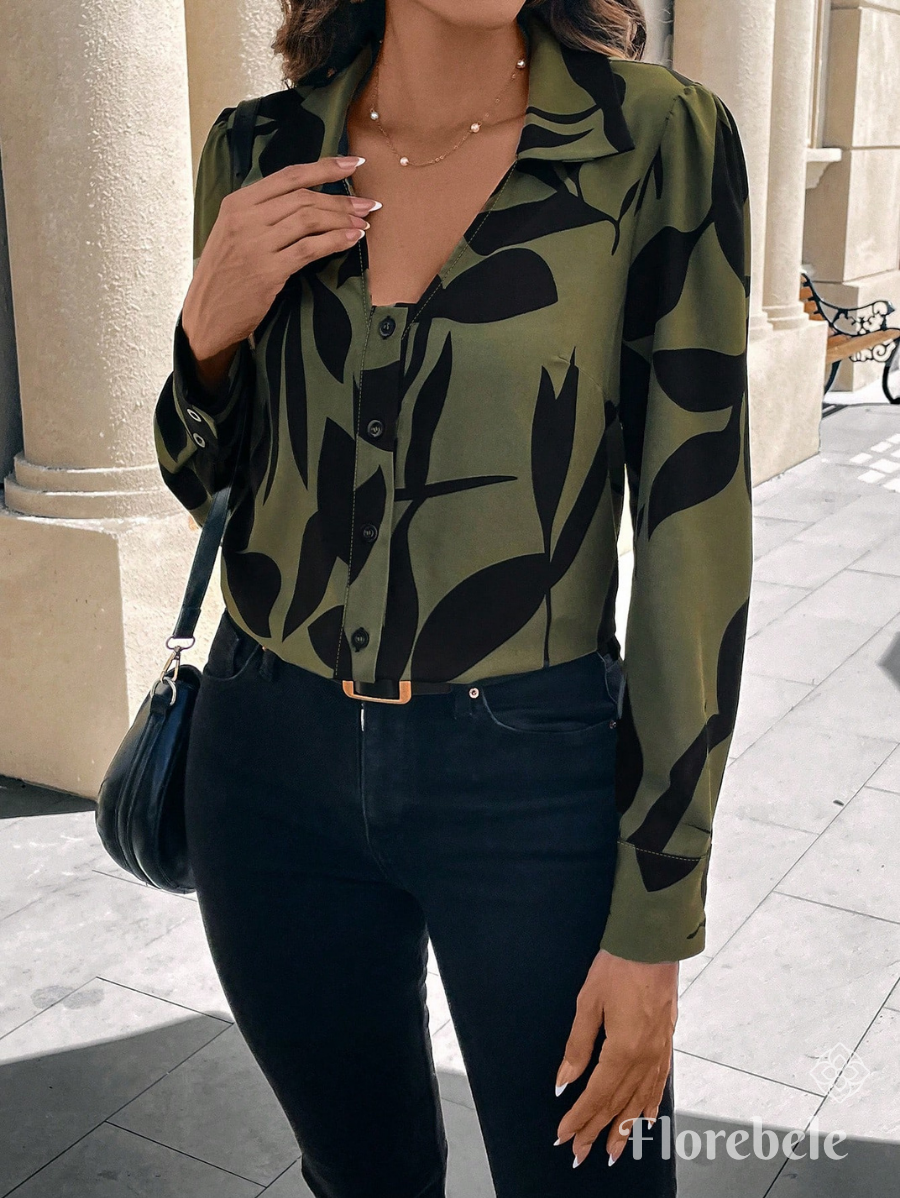 CAMISA ESTAMPADA CON ESCOTE EN V