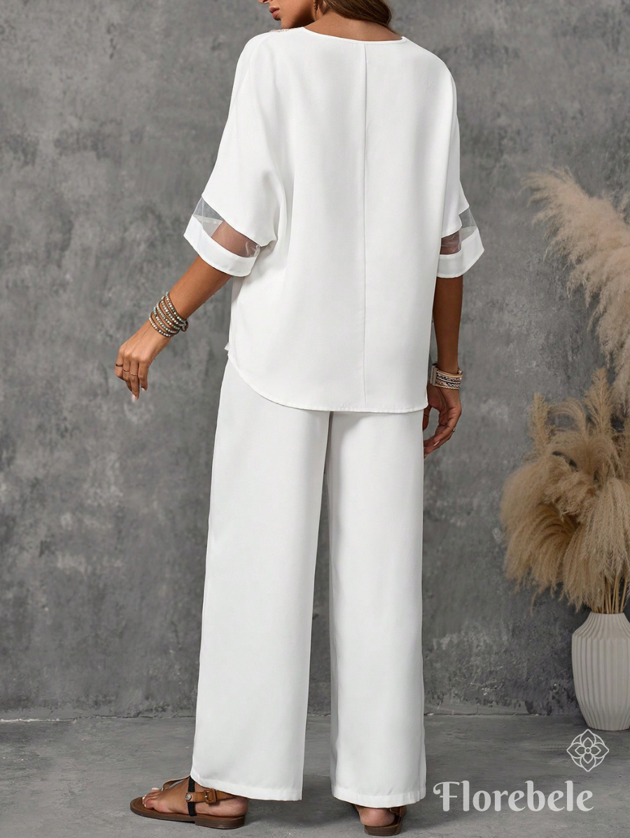 CONJUNTO CON ESCOTE EN V Y TRANSPARENCIA