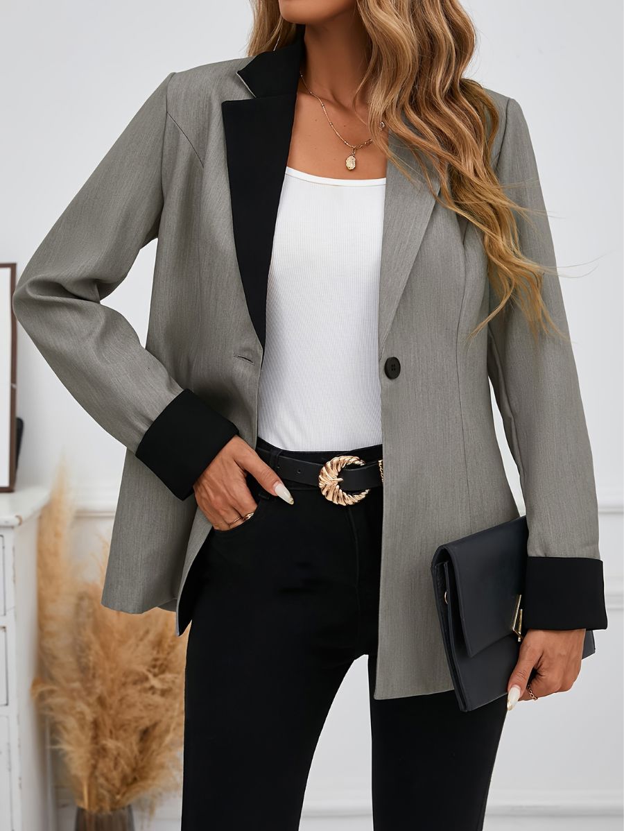 BLAZER CON DETALLES EN NEGRO Blazer 13 Florebele S 