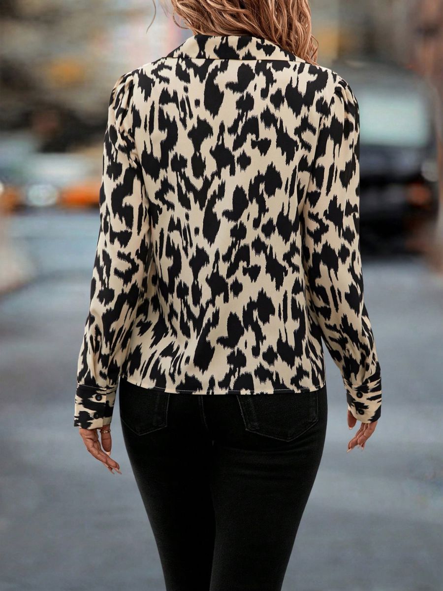 CAMISA CON ESCOTE EN V ESTAMPADA Camisa 04 Florebele 