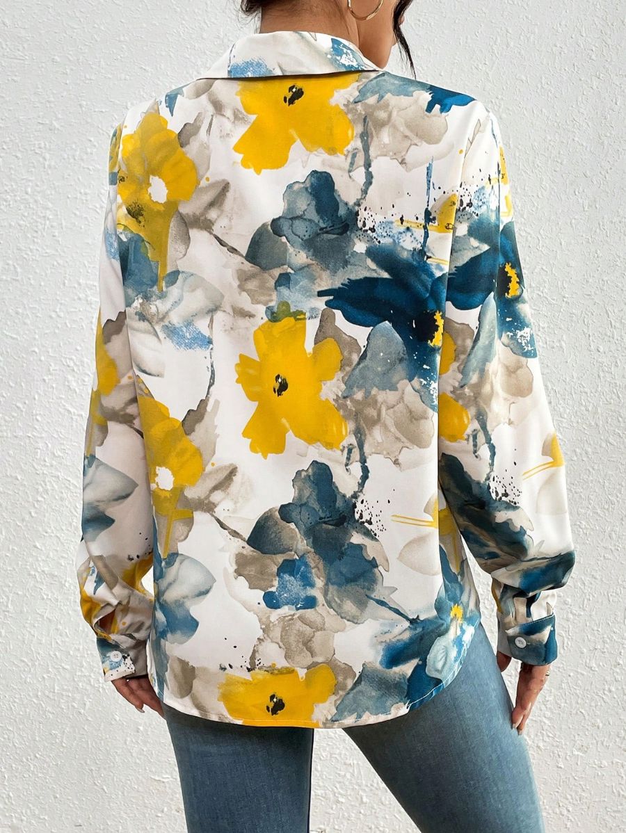 CAMISA CON ESTAMPADO FLORAL Y BOTONES Camisa 24 Florebele 